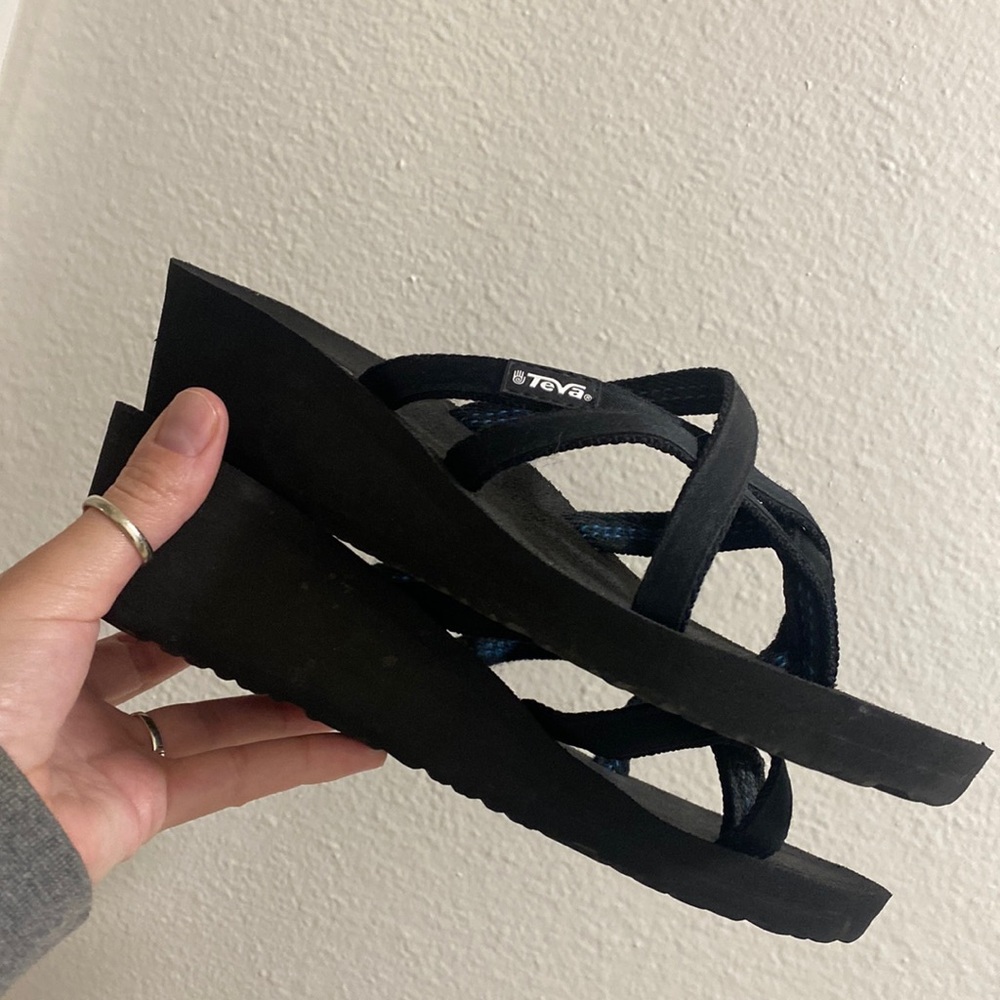 🌼 Teva flip flops size 7